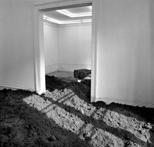 Walter De Maria, Earth Room, 1968
